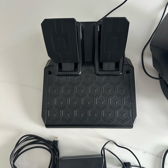 Thrustmaster 2128x - Picture 2 of 3